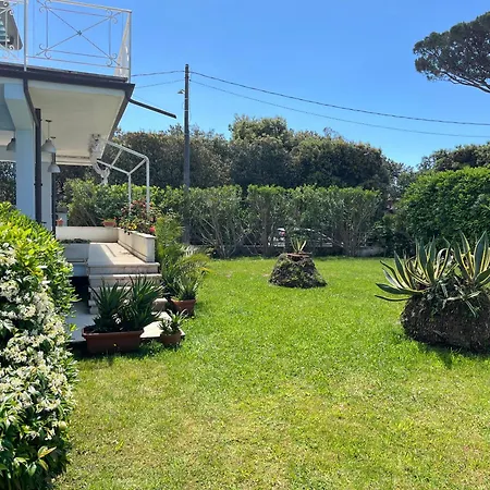 Oasi Blu * 马里纳-迪-皮特拉桑塔