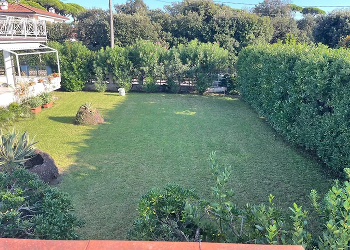 Oasi Blu 马里纳-迪-皮特拉桑塔