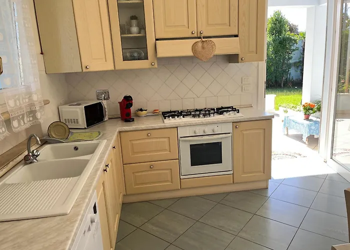 Oasi Blu 马里纳-迪-皮特拉桑塔